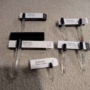Not a perfume set Juliette had a gun